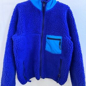Vintage Patagonia Men's Puffer Jacket in Vibrant Blue